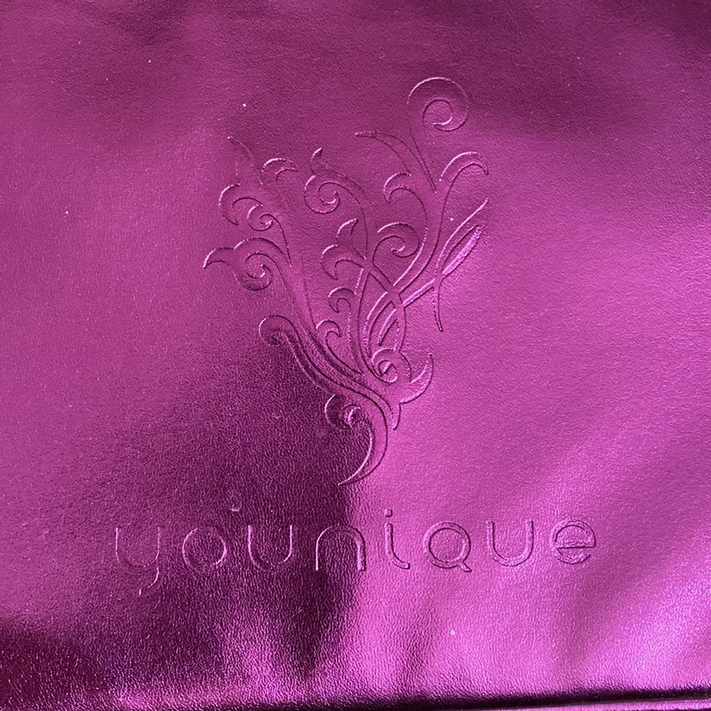 Younique makeup bag - Picture 2 of 6